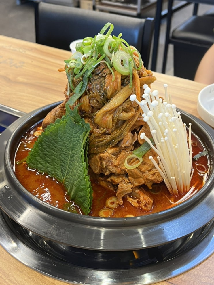  볶음밥까지 완벽한 잠실새내 감자탕 맛집 [청년감자탕]