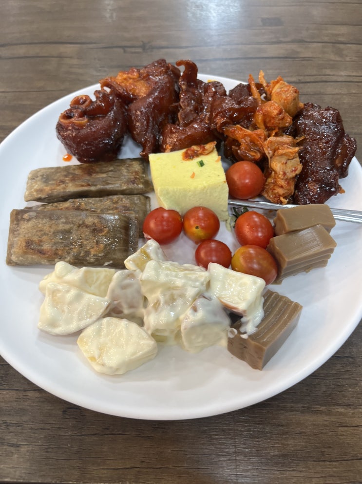  돌아온 1일1식, 볶음짜장, 불족발, 계란찜, 방울토마토, 사과샐러드(한식뷔페 황정)