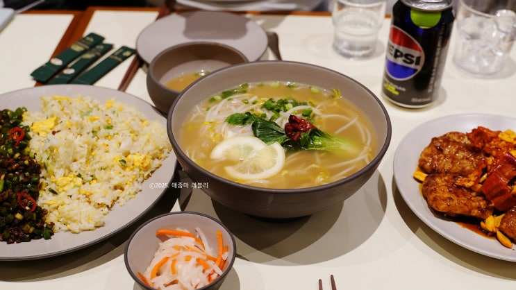  김포공항 영화보기 전 데이트 맛집 스트릿 strEAT 롯데몰 김포공항점
