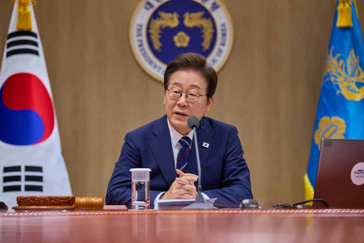 이재명 대통령, 주말 긴급 국무회의서 <b>추경 조기 집행</b> 강조