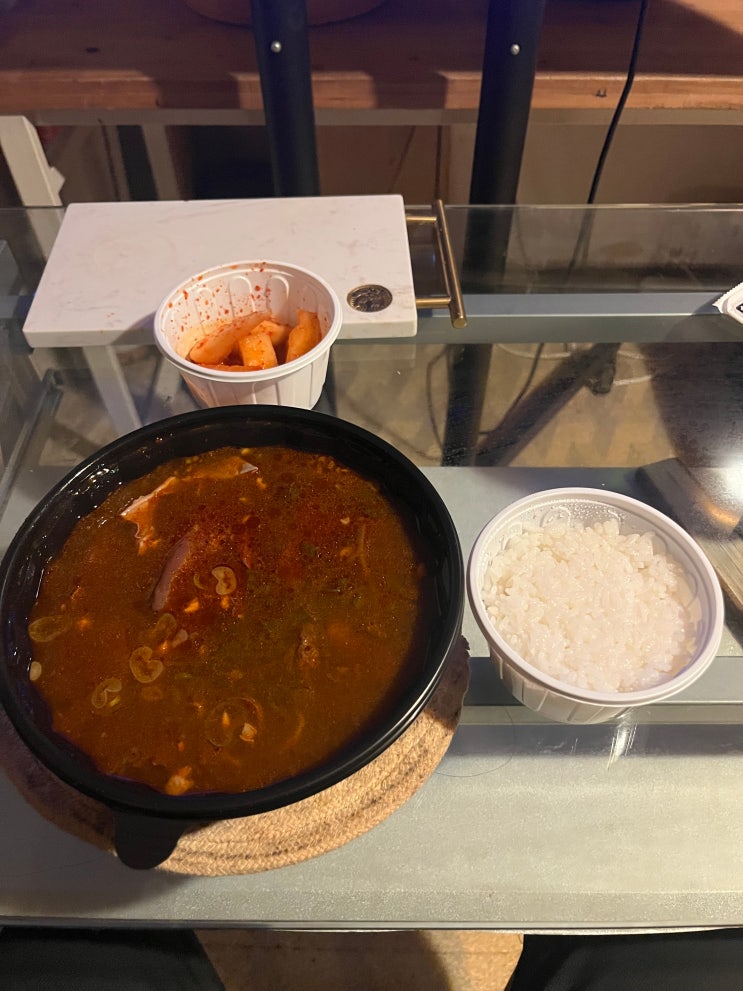  1일1식의 시작을 망친 냉면... 그래서 저녁에 사창동 경주해장국에서 한 끼 더 함.  (경주식당 리모델링 리뷰)