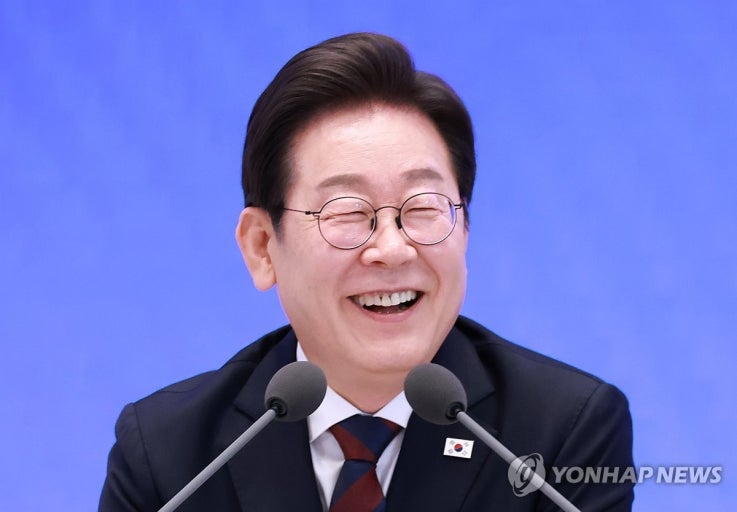 소비쿠폰, 나 얼마 받을까 최대 55만원 기준·금액 총정리 출생연도 따라 다르게 신청 소비쿠폰, 나 얼마 받을까 최대 55만원 기준·금액 총정리 출생연도 따라 다르게 신청