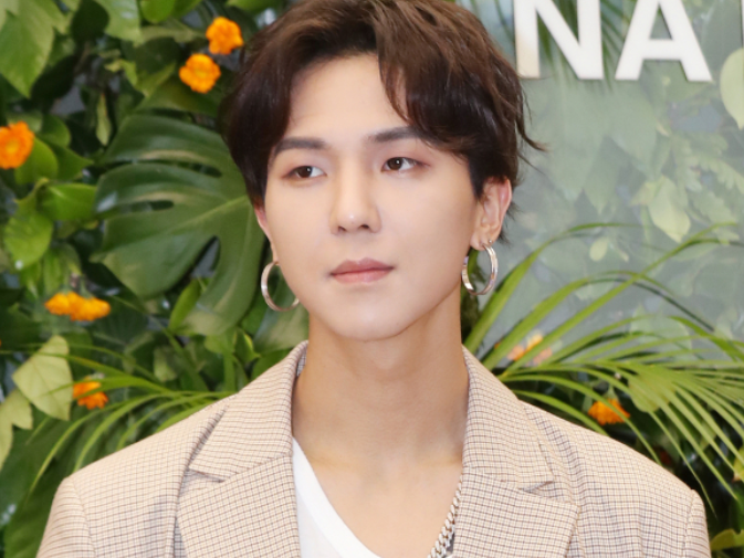 <b>송민호</b>, 병역법 위반 논란 속 <b>교통사고</b>. <b>후유증</b> 우려로 병원행.