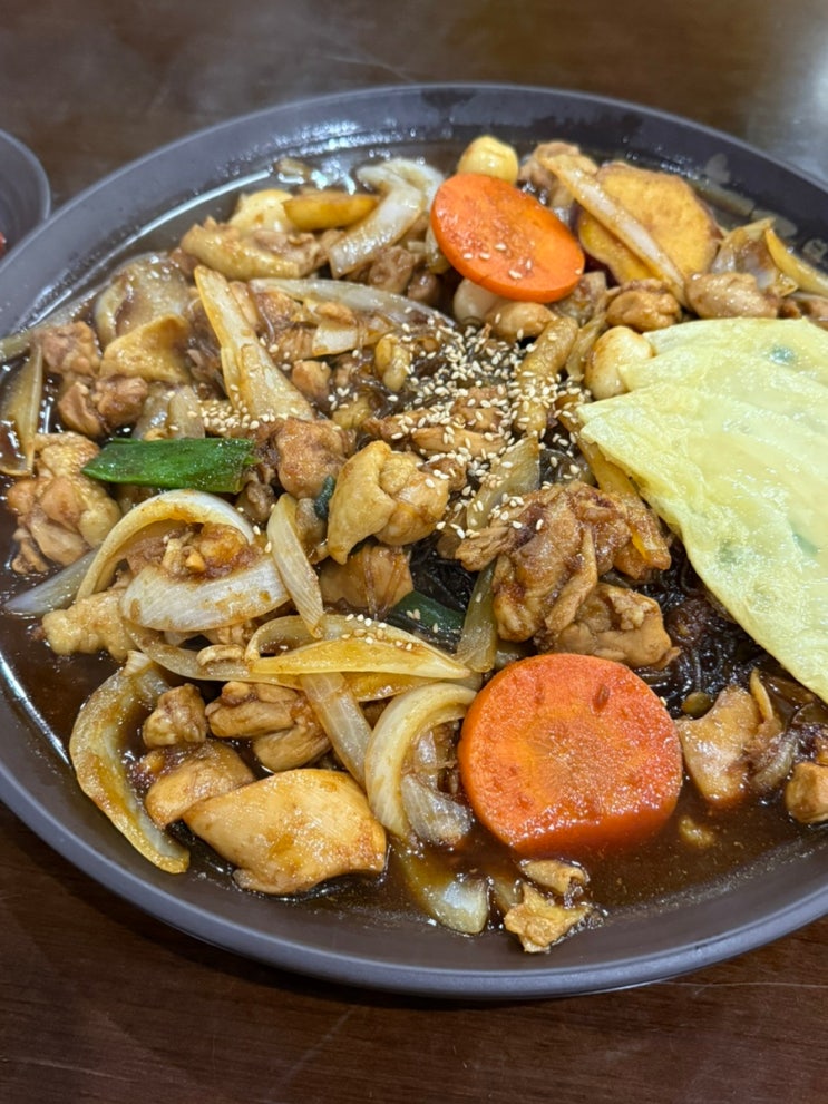  향동 맛집 두찜메리그라운드향동점 까만 찜닭 추천!