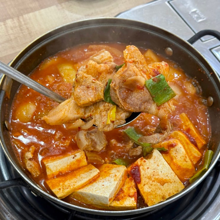  독산동맛집 용대리 두루치기 주말 점심 계란말이 김치찌개 가족식사하기 좋은 식당
