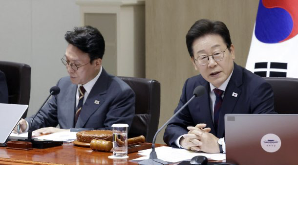 국무회의 소집해 <b>추경 신속 집행</b> 지시 "국민 삶의 마중물 되게"