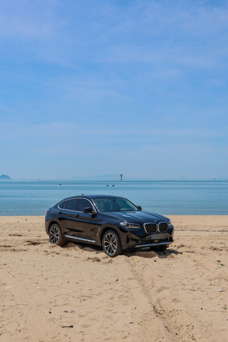 2025 BMW X4 1240km 시승기, 단종 시키기에 아쉬운 쿠페형 SUV + 2열 장거리 후기 / 정보 제원 포토