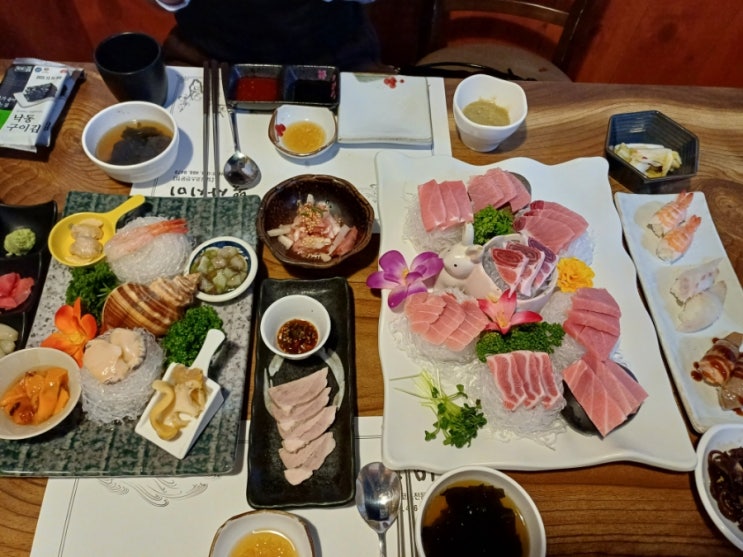  직장상사와 방문하기 좋은 부산 남포동 코스요리 부산 중앙동역 참치 맛집 뽕사시미 룸으로 된 일식맛집