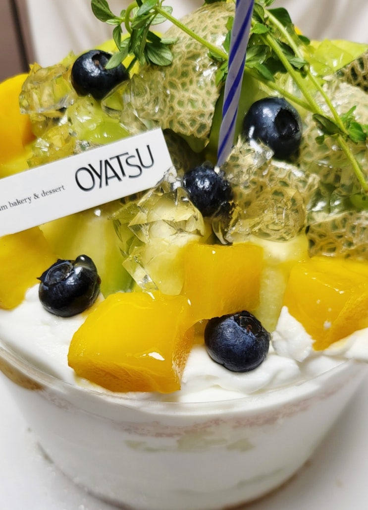  [해운대]달콤한 메론이 가득 들어있는 해운대 케이크 맛집 '오야츠'