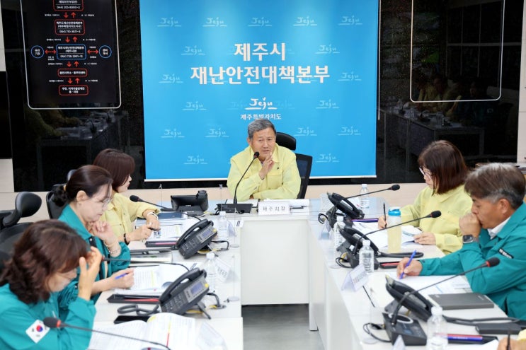 <b>폭염 취약</b>대상지 현장방문 김완근 제주시장 “<b>취약</b>계층 보호와... 