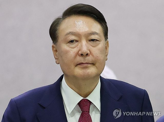  내란특검, 尹 직권남용 등 혐의 구속영장 청구…외환은 제외(종합)