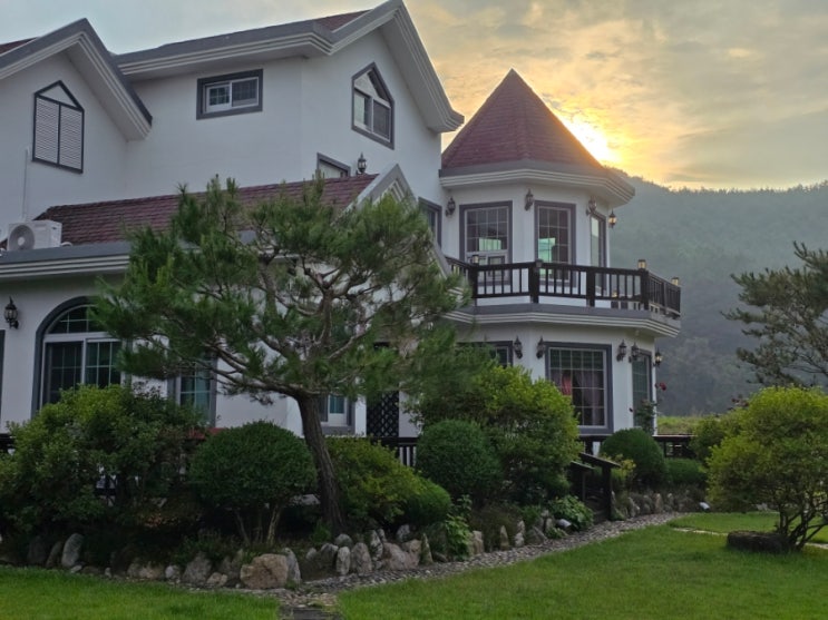  삼척펜션 ::로즈밸리펜션:: 회, 바베큐, 무지개까지 완벽했던 하루