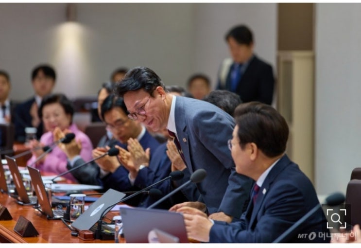 정부 첫 고위당정협의...<b>김민석 총리</b> 주재. 민생, <b>폭염</b> 대책 모색