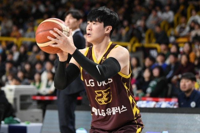 <b>두경민</b>-<b>전성현</b>, LG와의 동행 끝? 운명을 가를 <b>연봉 조정</b> 결과는?