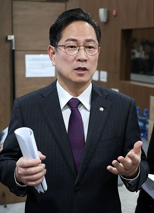  박수영 “부산시민은 25만원 필요 없다” 발언 입길