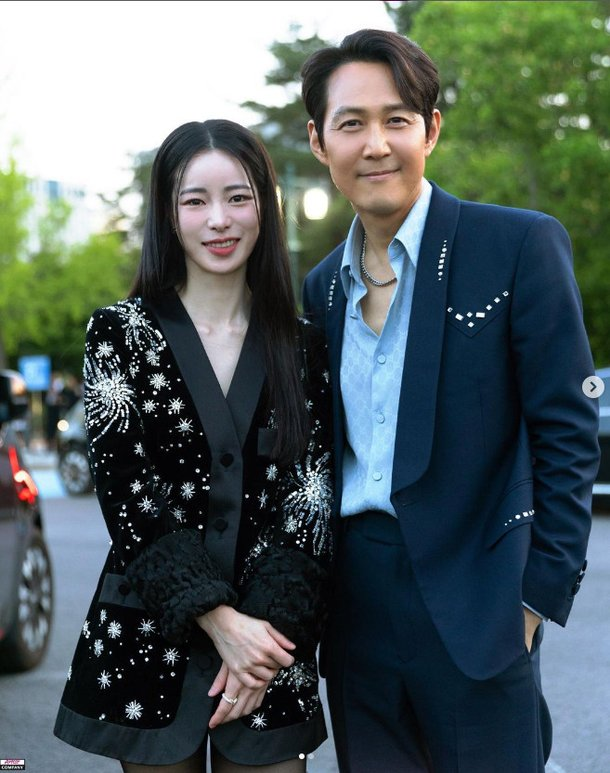 [속보] <b>이정재</b><b>임지연</b> 18살 차이 로맨스! '<b>얄미운 사랑</b>... 