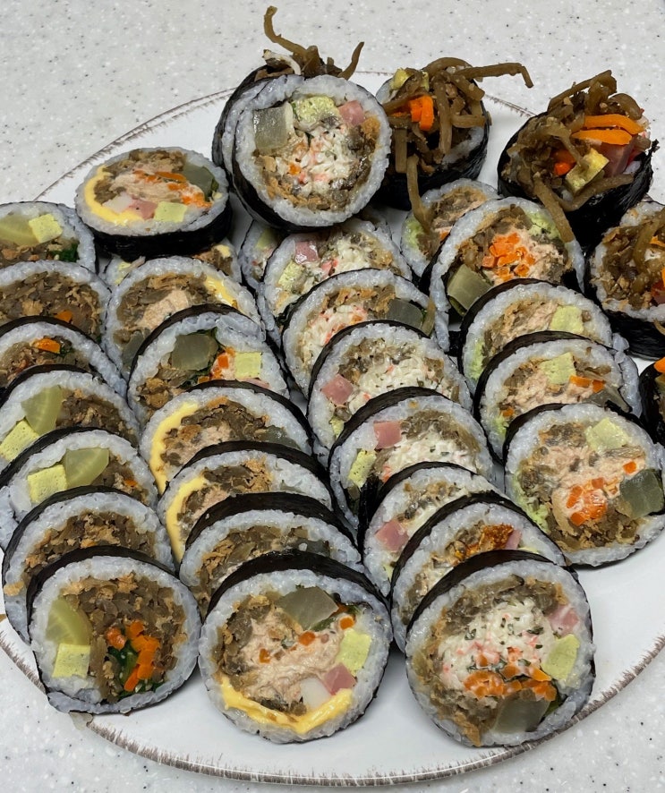  [잠실새내역] 삼형제김밥 잠실점 : 밥은 얇고 재료는 꽉찬 잠실김밥맛집 (와사비참치,크래미샐러드,모듬유부,원조유부)