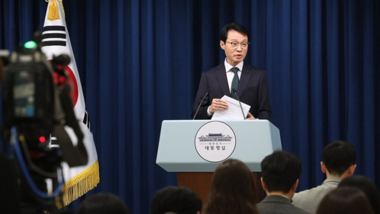 인천 <b>맨홀 사고</b> 50대 노동자 질식사…하도급ㆍ예고된 인재
