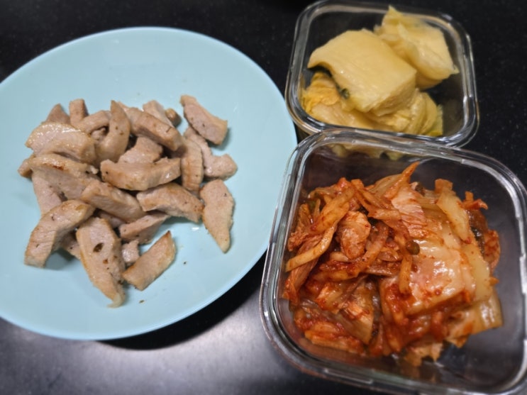  항정살구이 오이지물끓여붓기 알멕스랜드카페