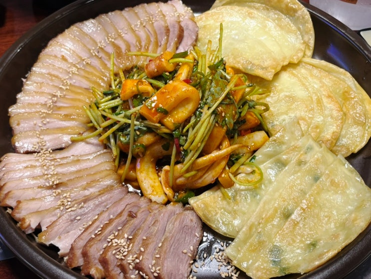  용산 맛집[족발야시장&무청감자탕 용산본점]