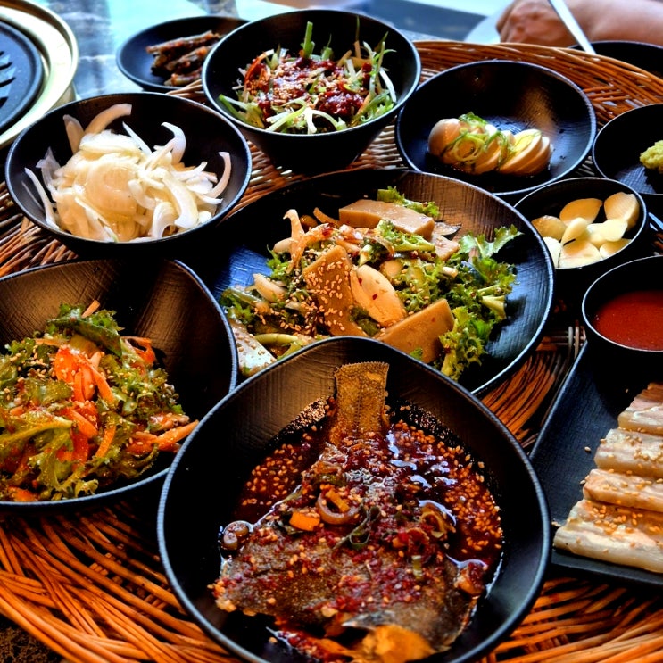  논현역 맛집 반찬도 한소쿠리 삼겹살 맛있는 고기집