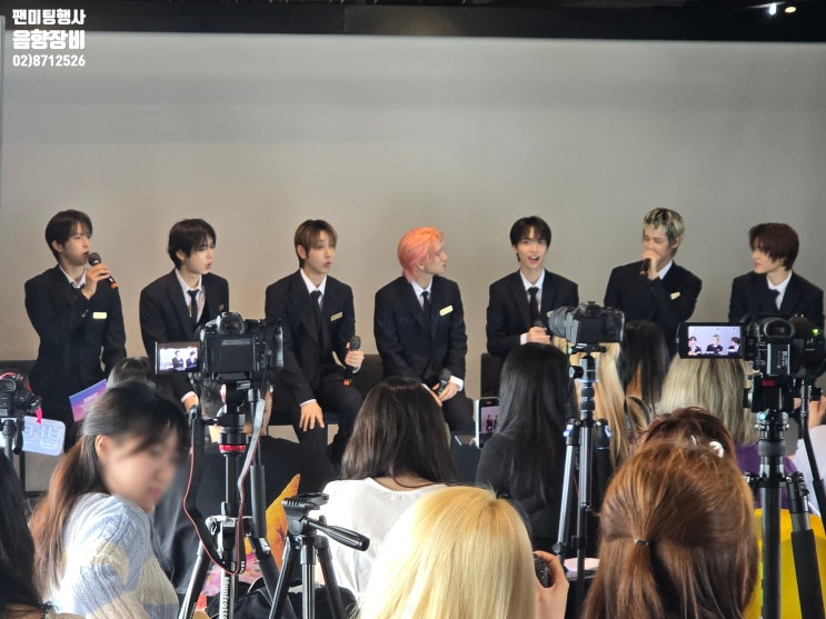 아이돌팬미팅행사 무선 마이크 스피커 음향 장비 렌탈 프롬프터 설치 업체 아이돌팬미팅행사 무선 마이크 스피커 음향 장비 렌탈 프롬프터 설치 업체