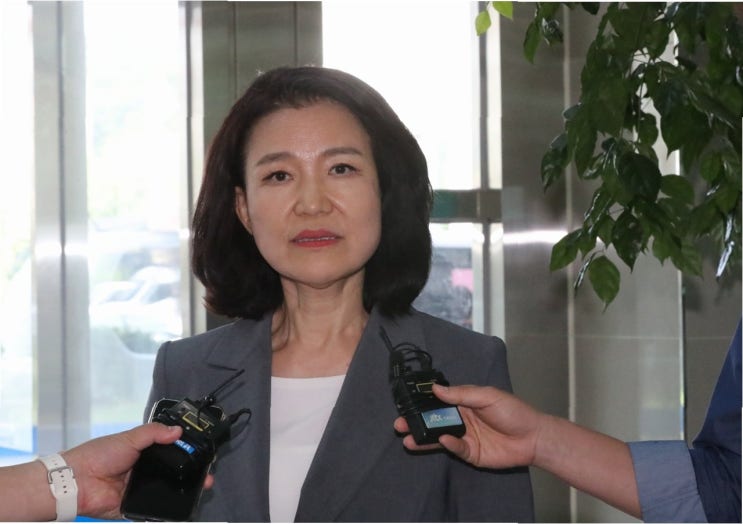 <b>이진숙</b> <b>후보자</b> 리더십 논란... 요구, <b>교육부 장관</b> 자질 논란으로
