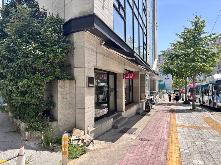  부산 광안리 베르크로스터스, 원두 선택가능, 카공 가능, 주차는..
