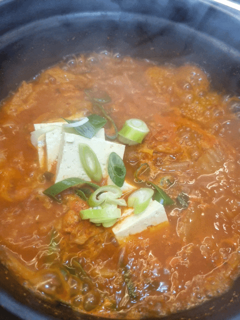  천안 성성동 맛집 백채김치찌개 푸짐한 세트로 즐기는 점심