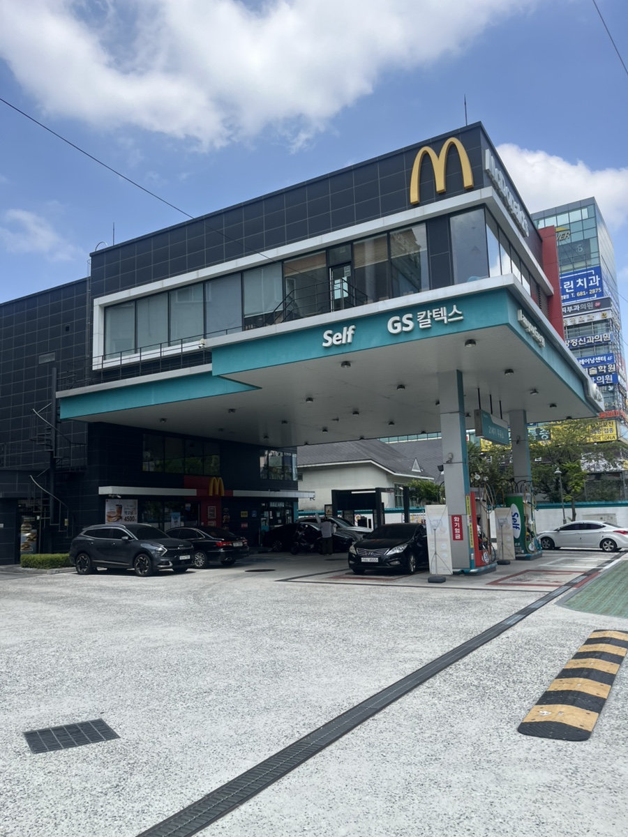 맥도날드 광주월산DT점 사진 1