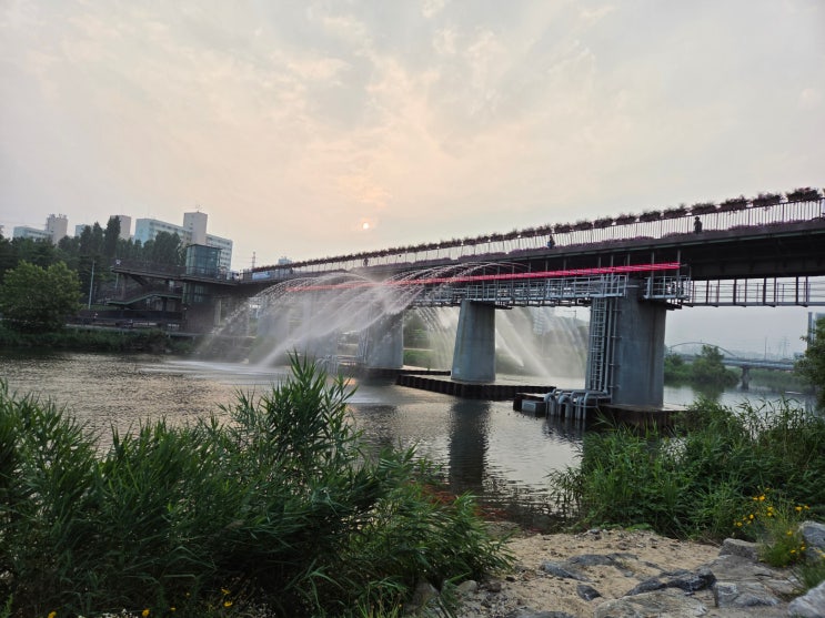 <b>경춘철교</b> 교량 <b>음악 분수</b> 드디어 <b>개장</b>