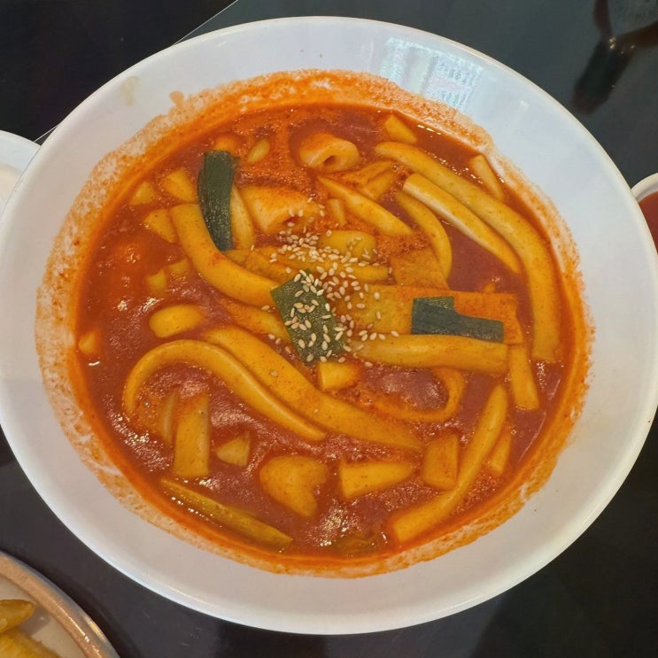  깐부치킨 매봉역점, 압도적인 맛을 자랑하는 매봉역치킨