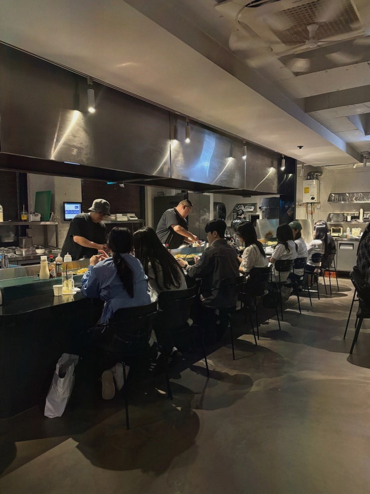  신선한 재료로 만드는 연남동 오코노미야키, 우와 연남점