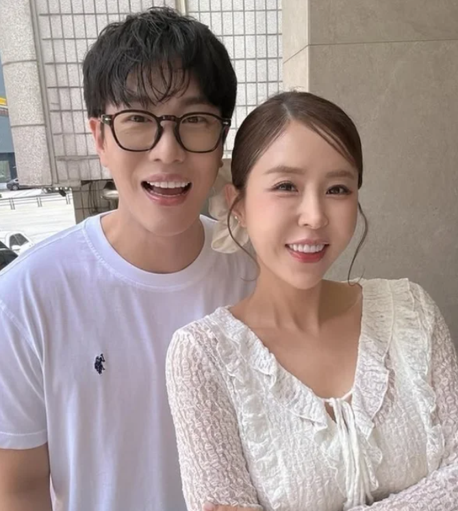 <b>신지</b>, <b>문원 결혼</b> 논란 정면 돌파…의혹 해명과 코요태 활동... 