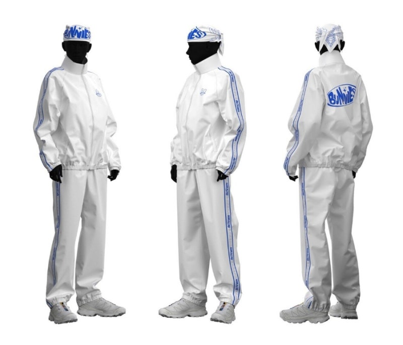 NewJeans 粉絲群因周邊商品遭盜用及爆料而掀起軒然大波