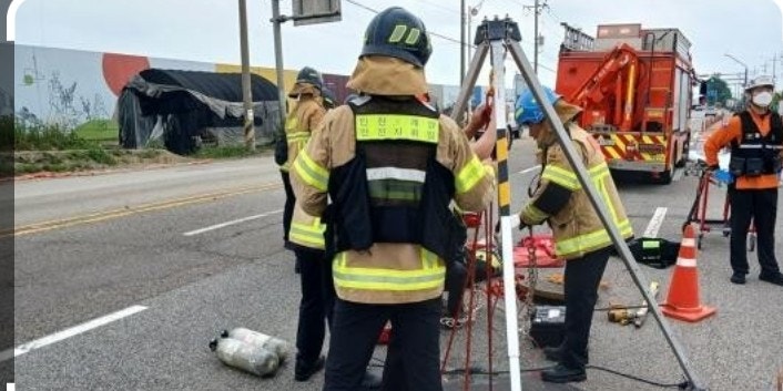[사건<b>사고</b>]<b>인천</b> 계양구 <b>맨홀</b> 질식<b>사고</b>로 1명사망,1명 중태