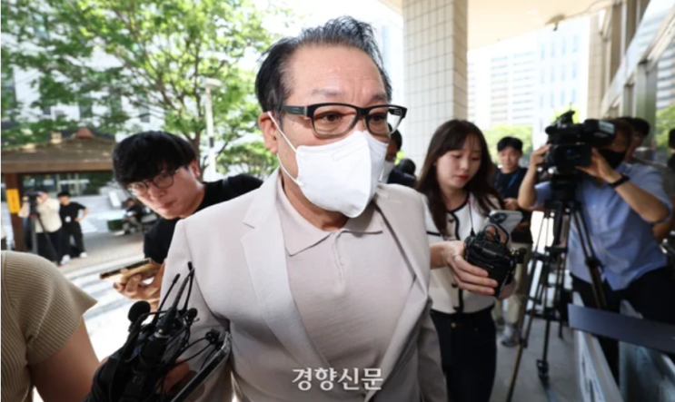 "<b>건진법사</b>-<b>통일교</b>-YTN 인수... 방송 <b>청탁</b>' 문자 확보 파문