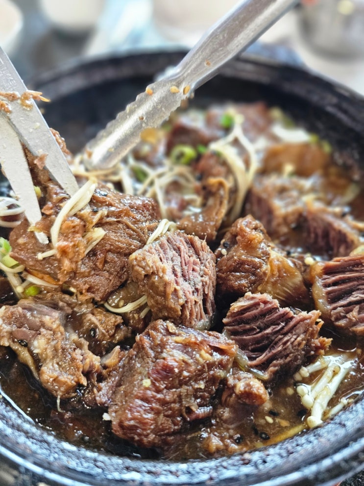  경주 불국사 근처 맛집에서 갈비찜 먹고 감동한 룸식당의 이름은 고래등한정식으로 한식 대가였다