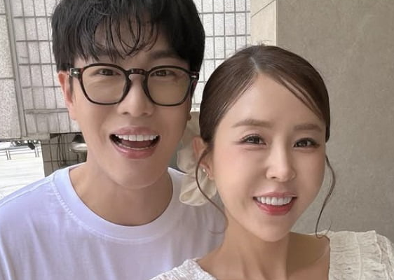 <b>신지</b>, <b>문원</b> 결혼 <b>논란</b> 이유, 정리 - 왜 대중의 시선은 차가울까?