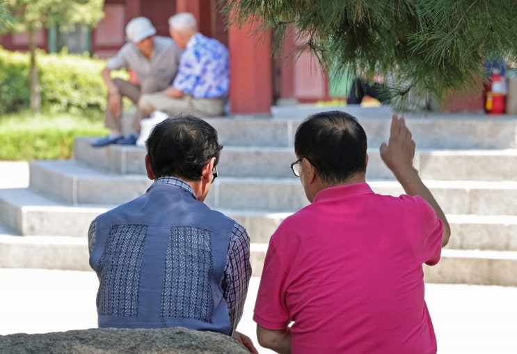 "얼마나 번다고 연금 깎나"…'소득 있는 노인들' 폭발에 결국