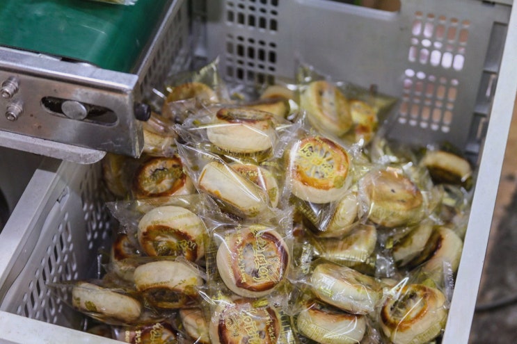 [맛집리뷰] 경주에서 맛보는 찰보리떡과 경주찰보리빵, 선물하기 좋은 간식