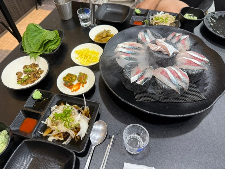  부산 해운대 고등어회 맛집 봉수삼춘 정이 느껴지는 신기한 가게 내돈내산
