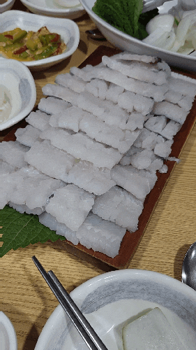 대치 여수오동도 신선한 제철해산물 남도음식 하모샤브샤브 준치회무침