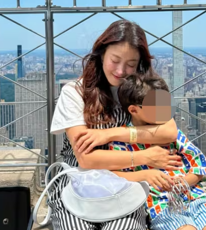 <b>이시영</b> 배우자 조승현 정상훈... 시험관 <b>배아 이식 논란</b> 인스타