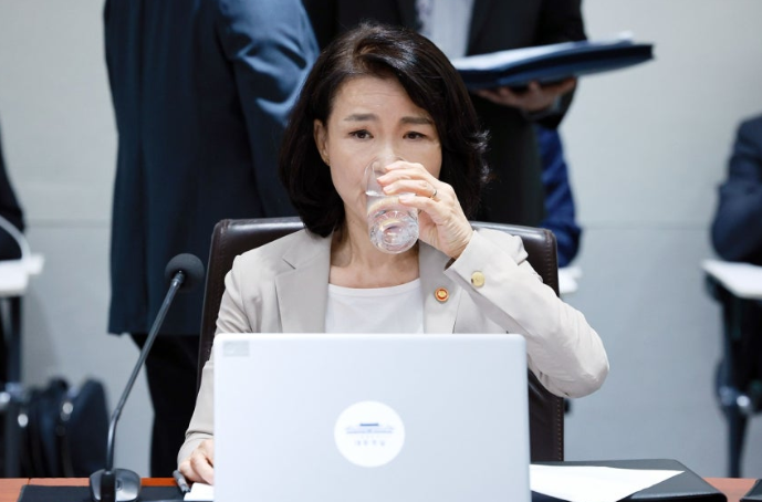 <b>이진숙</b> 방통위원장 <b>국무회의</b> 배제 이유는? 정치 중립 <b>논란</b> 핵심... 
