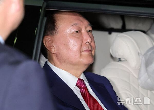 윤석열 구속영장 심사 직접 출석…'재구속' 기로