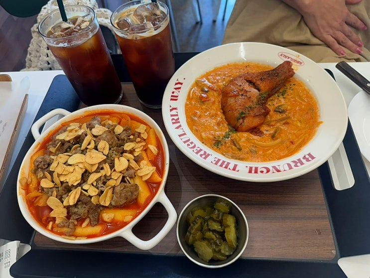  오산 브런치카페 '명장시대' 오산 대형카페, 100여 종의 베이커리와 디저트