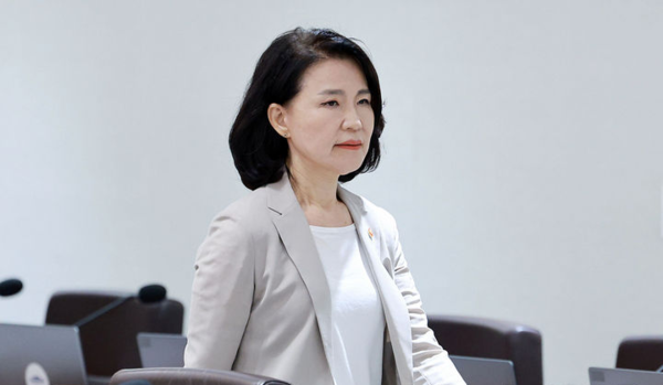  대통령실 "이진숙 방통위장 국무회의 배석 않기로 결정…공직기강 해이"