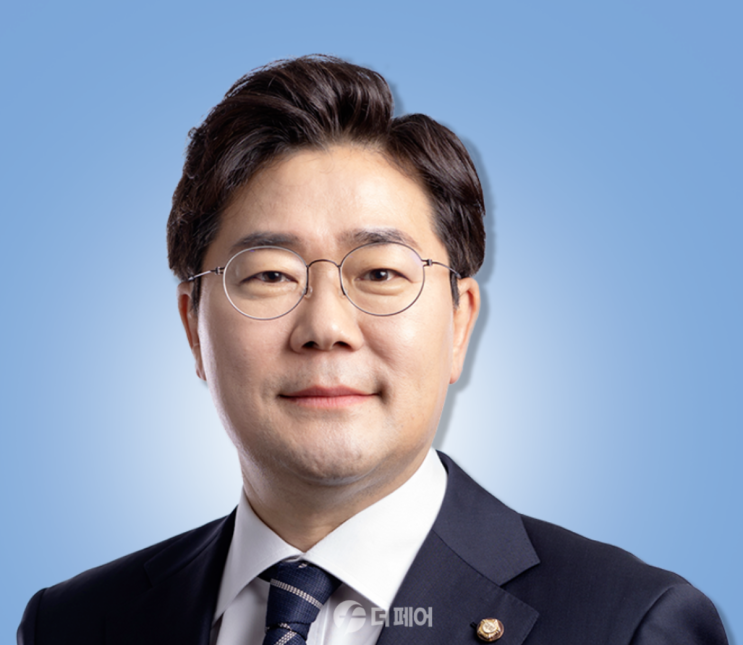 <b>박찬대</b> 의원 흉기 <b>협박</b> 사건, 경찰 수사 착수! 그의 안전과... 