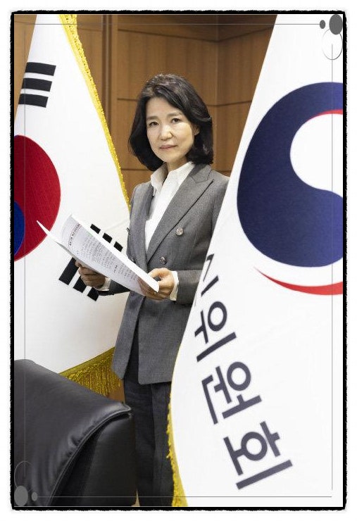 <b>이진숙</b> 방통위원장, <b>논란</b>의 진짜 핵심은?― <b>국무회의</b> 발언부터... 